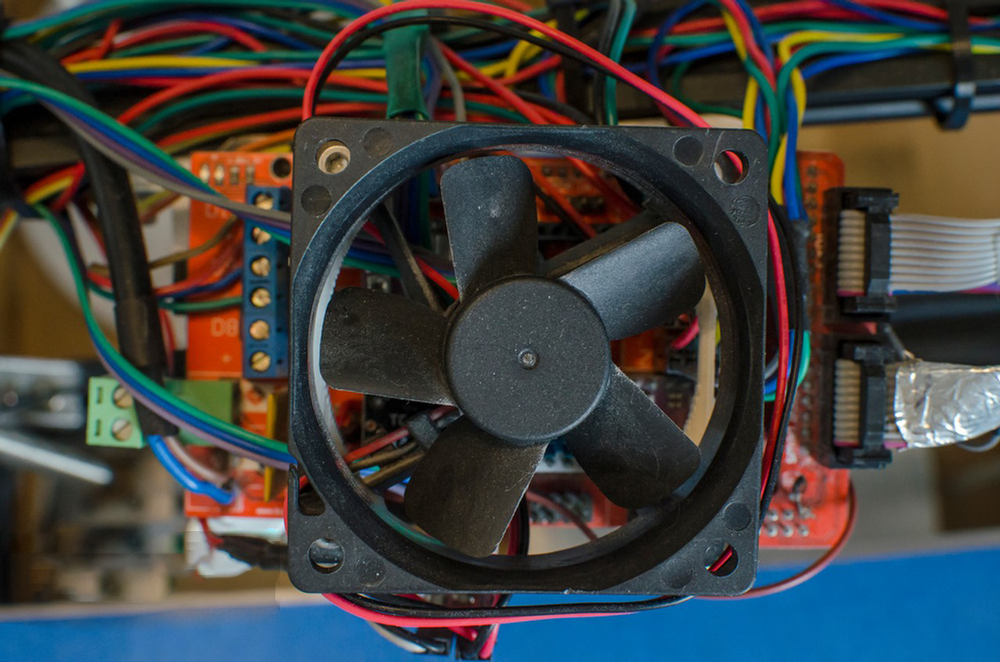 Causes of Sudden Cooling Fan Shutdown During Operation